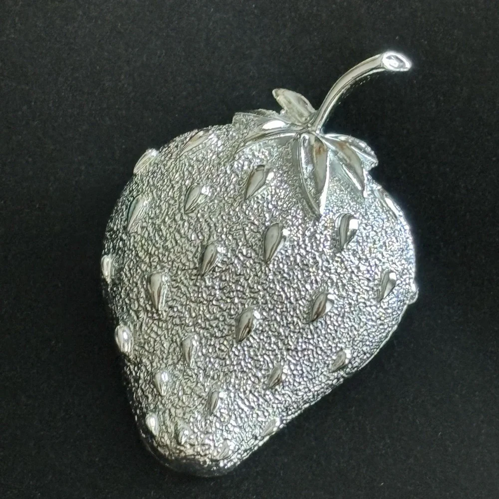 Sarah Coventry 1968 Silver toned  Strawberry Brooch